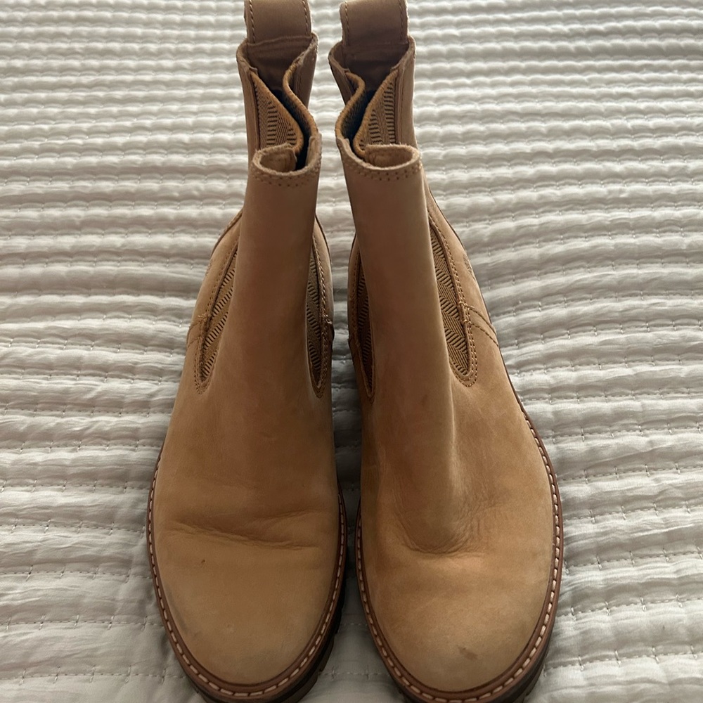 Timberland Tan Leather Ankle Boots
